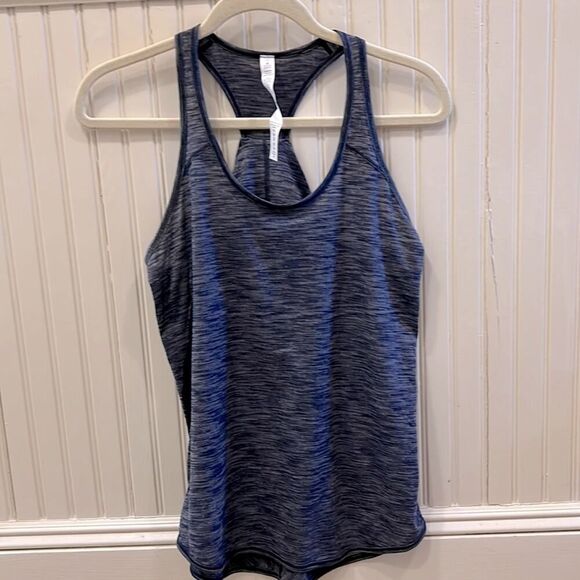 lululemon heathered denim blue tank w inverted pleat detail on back NWOT 4 - Picture 1 of 7